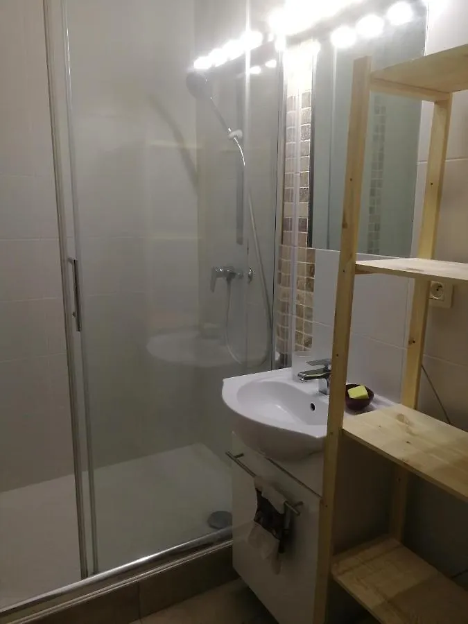 Appartement Studio dans résidence avec piscine et tennis Hyères