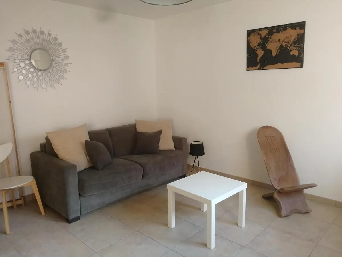 Studio dans résidence avec piscine et tennis Hyères Appartement