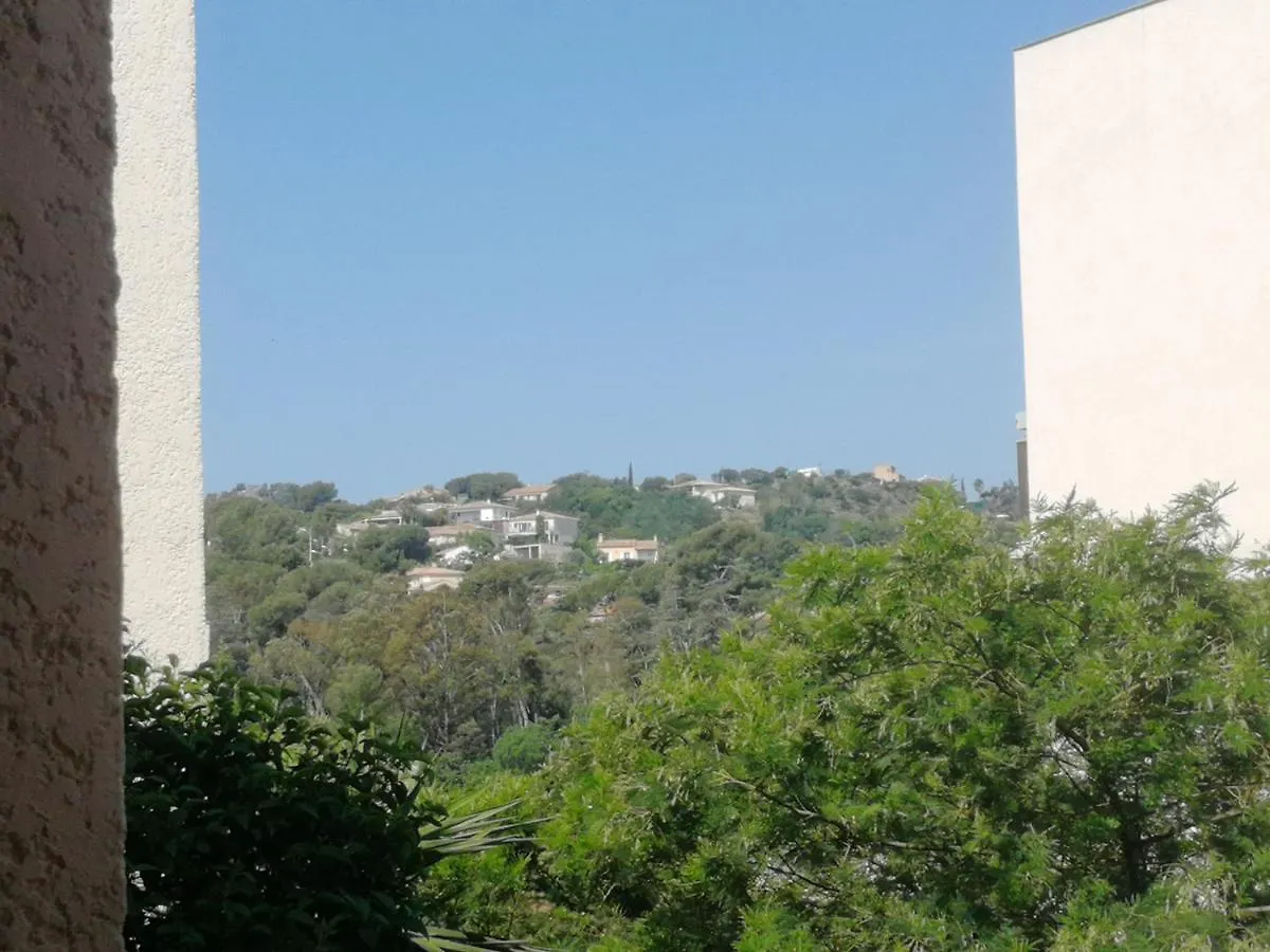 Appartement Studio dans résidence avec piscine et tennis Hyères
