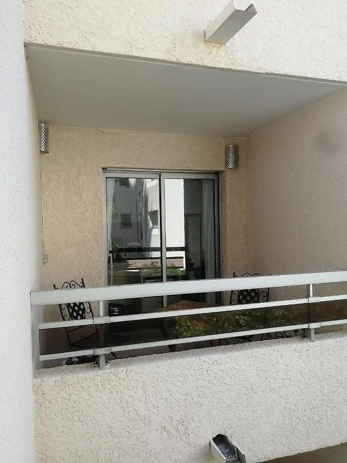 Appartement Studio dans résidence avec piscine et tennis Hyères France