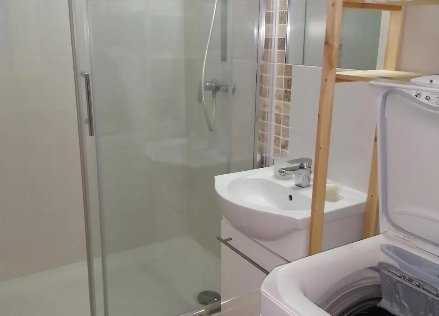 Studio dans résidence avec piscine et tennis Hyères